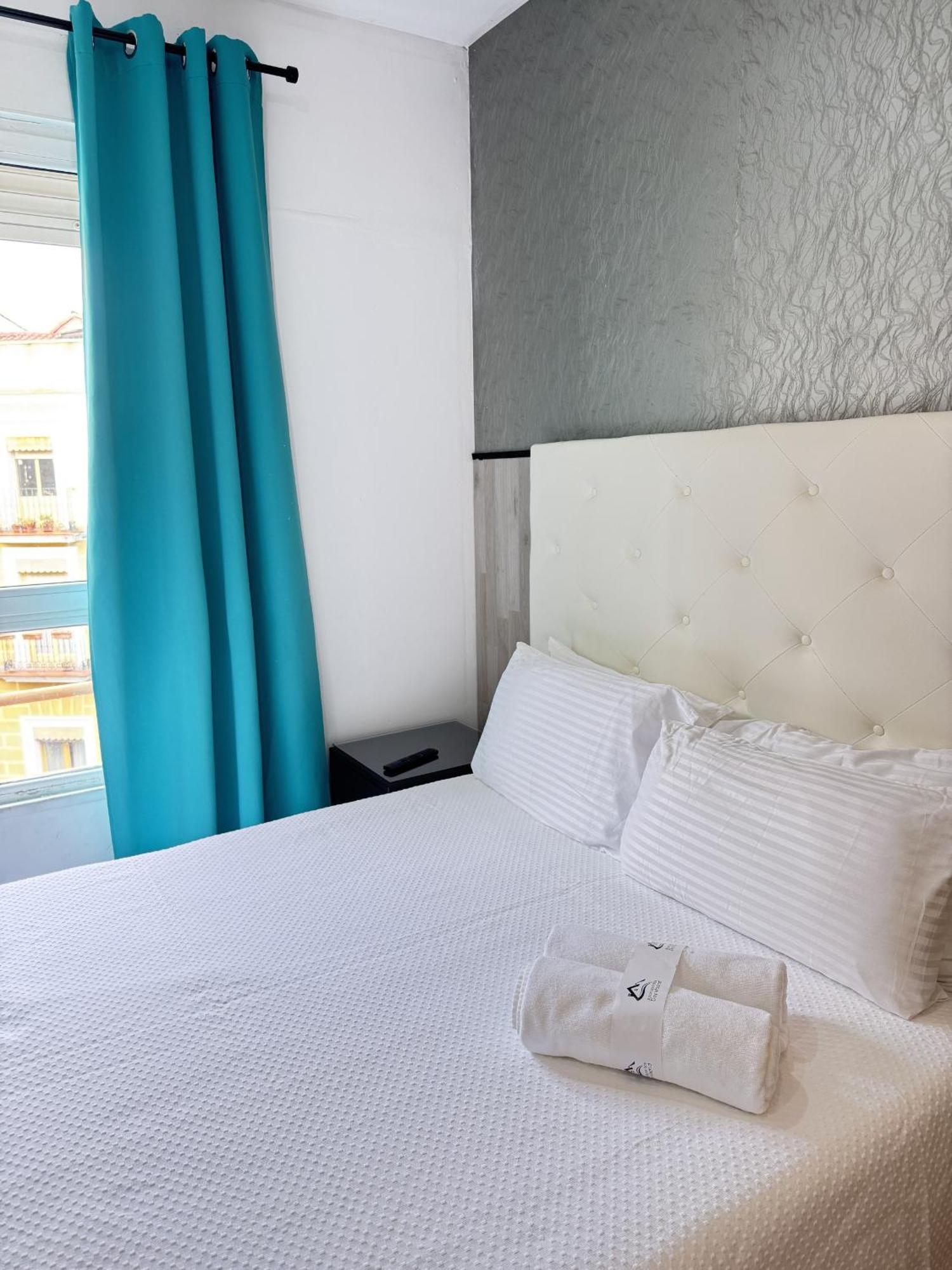 Apartamentos Day Madrid Ildefonso Centro Gran Via Sol Malasana Buitenkant foto